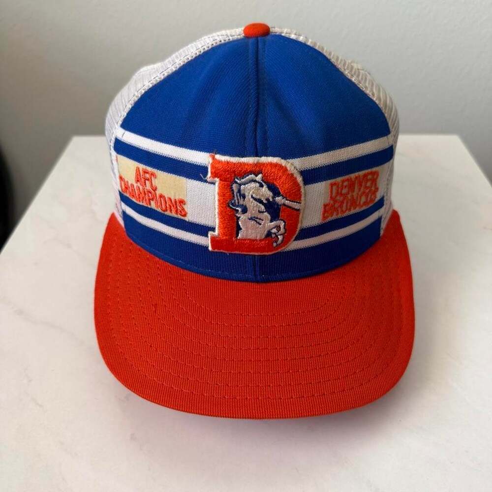 Vintage 90s/80s Denver Broncos AFC Champions embroidered SnapBack trucker hat
